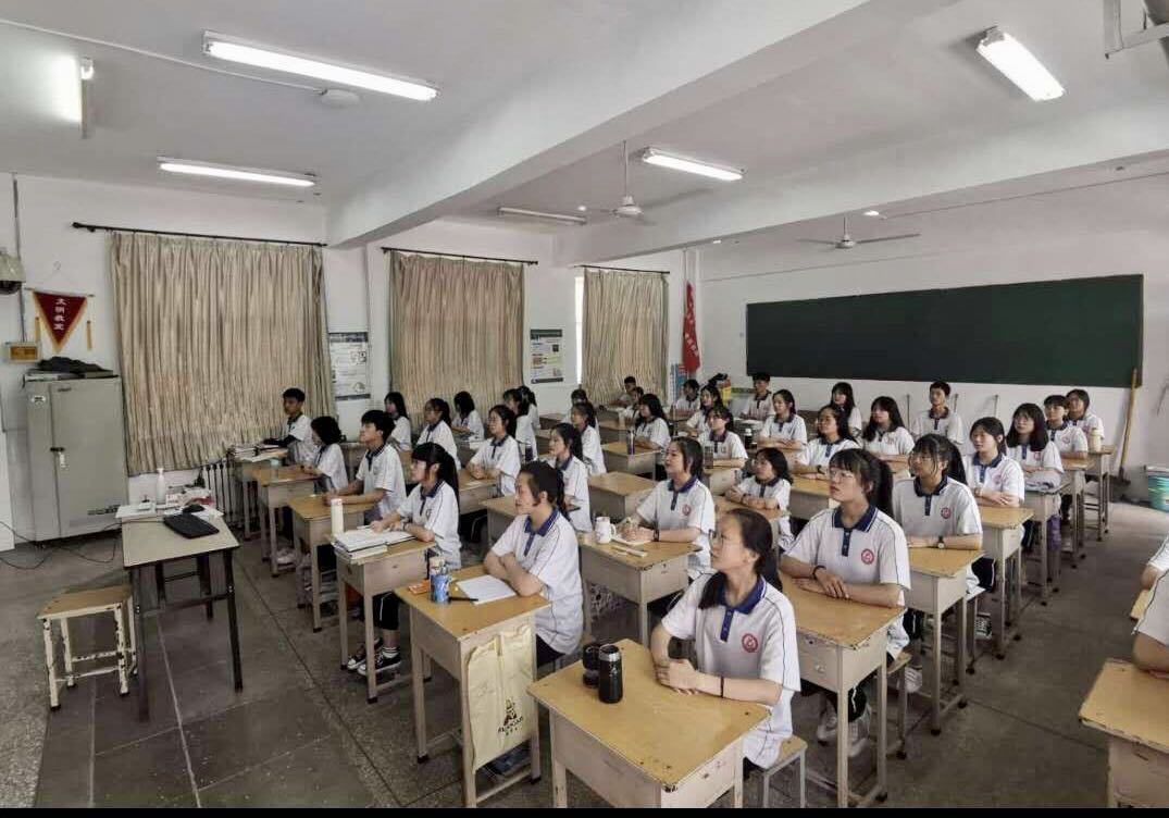 1744698828175237.jpg 1744698828175237.jpg